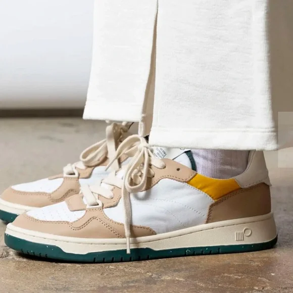 Most comfortable sneaker ever! In amazing shape. The Phoniex in Oak Multi 💚 - Picture 7 of 15